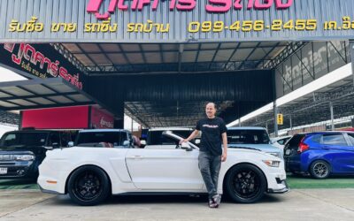Ford mustang convertible