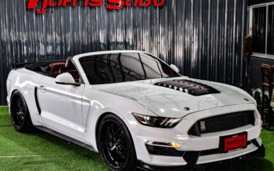 Ford mustang convertible
