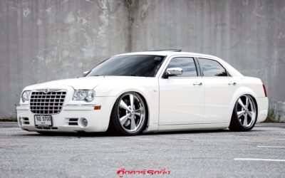 Chrysler 300c v8 5.7l มือสอง